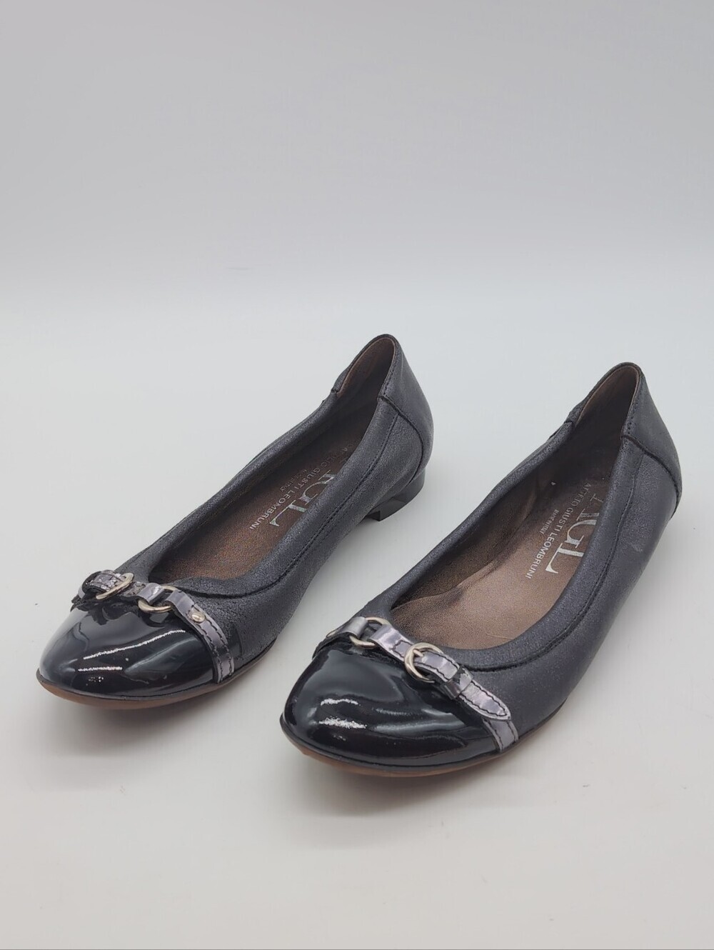 AGL Attilio Giusti Leombruni Metallic Pewter Patent Cap Toe Buckle Flats 40.5